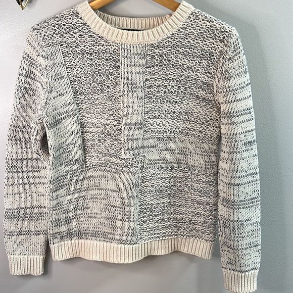 Women’s Banana Republic Cotton Sweater Size Medium - Picture 2 of 11